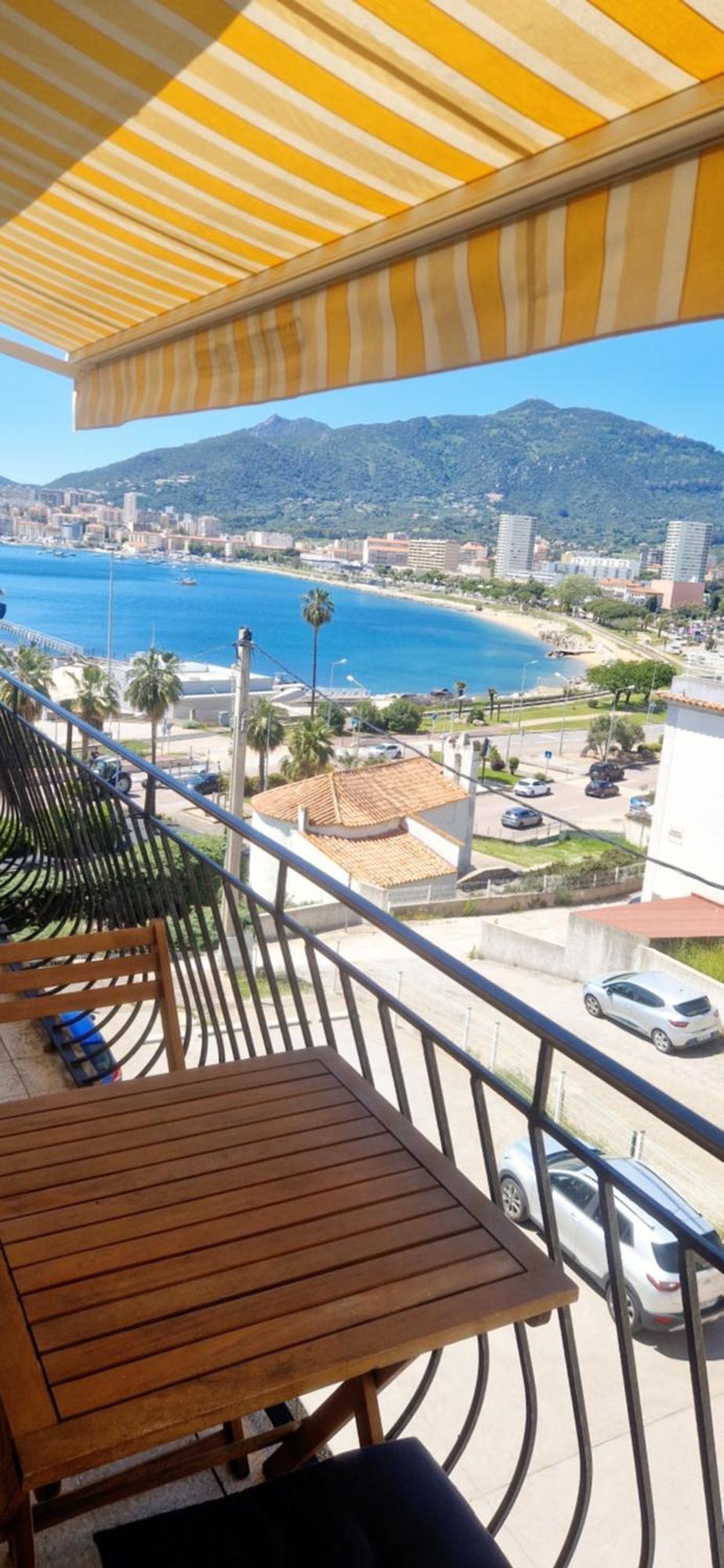 Magnifique Avec Balcon Vue A L'entree D'ajaccio Ajaccio (Corsica)
